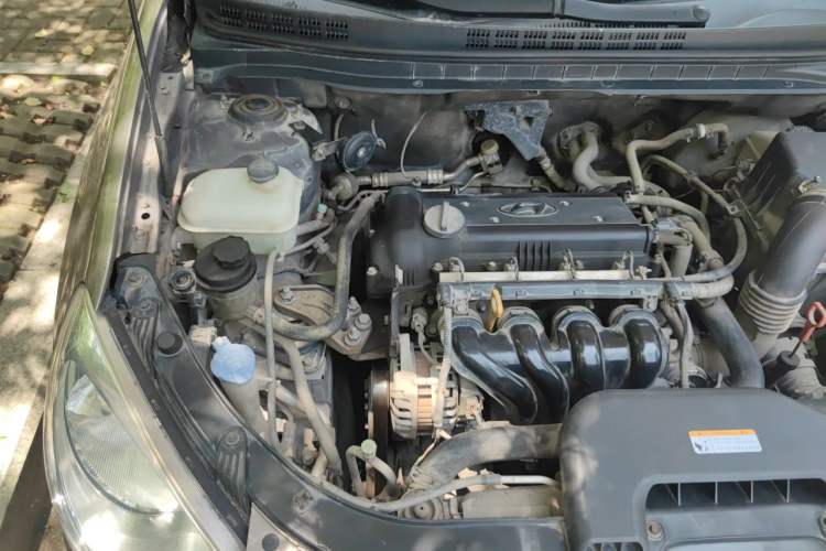 Used Hyundai Celesta 2011 1.6L Automatic Luxury Version Engine Bay Right