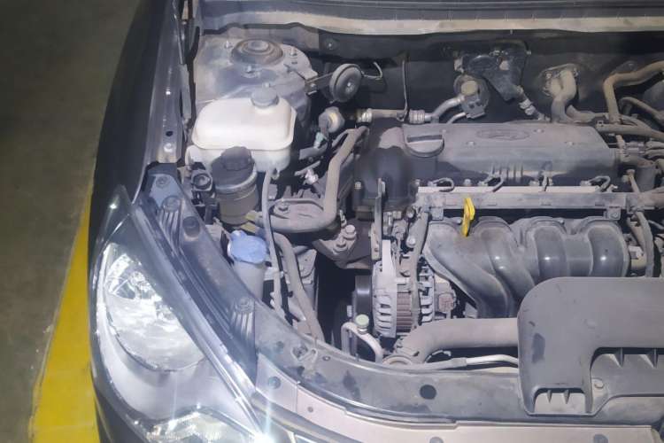 Used Hyundai Celesta 2011 1.6L Automatic Comfort Edition Engine Bay Right