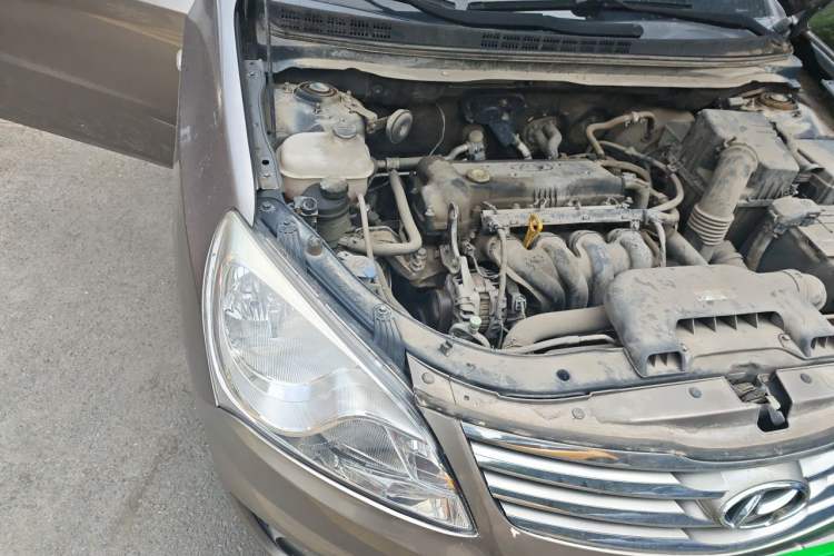 Used Hyundai Celesta 2011 1.6L Manual Comfort Edition Engine Bay Right