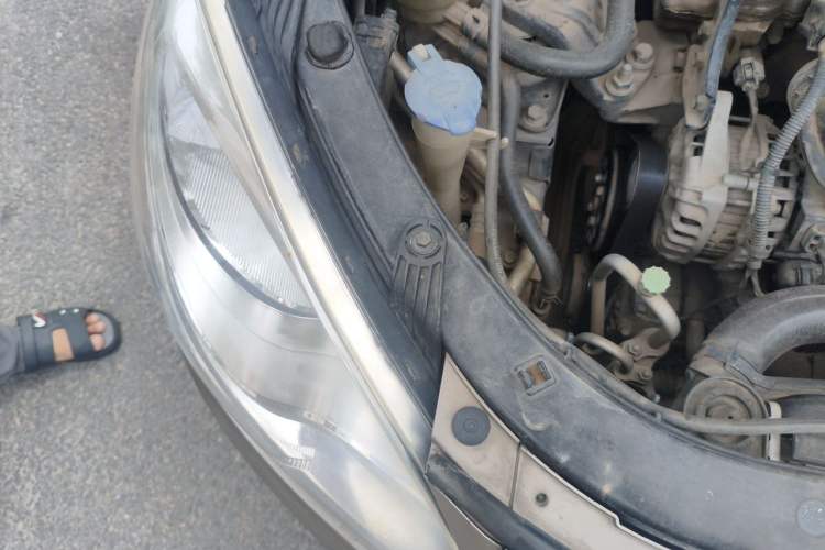 Used Hyundai Celesta 2011 1.6L Manual Comfort Edition Engine Bay Right