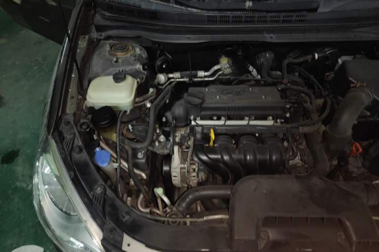 Used Hyundai Celesta 2011 1.6L Automatic Comfort Edition Engine Bay Right