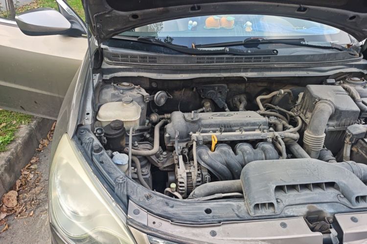 Used Hyundai Celesta 2011 1.6L Manual Comfort Edition Engine Bay Right