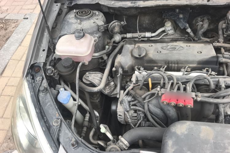 Used Hyundai Celesta 2011 1.6L Manual Comfort Edition Engine Bay Right