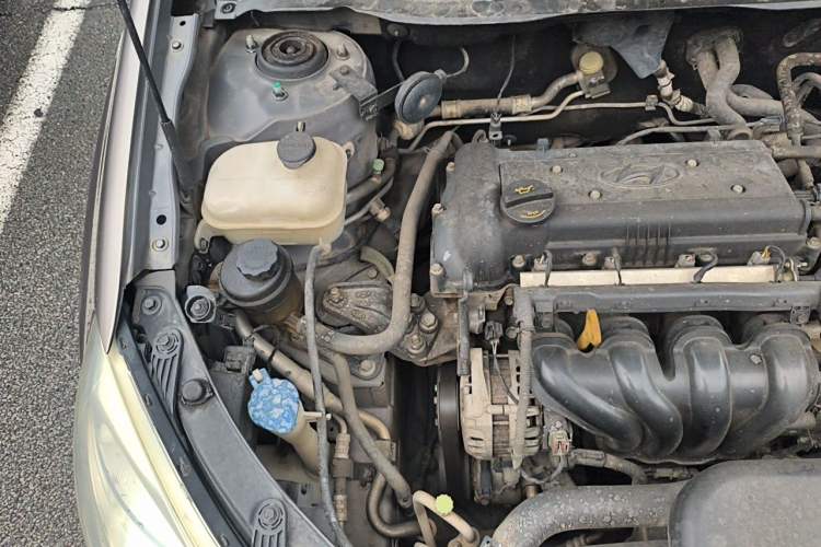 Used Hyundai Celesta 2011 1.6L Automatic Comfort Edition Engine Bay Right