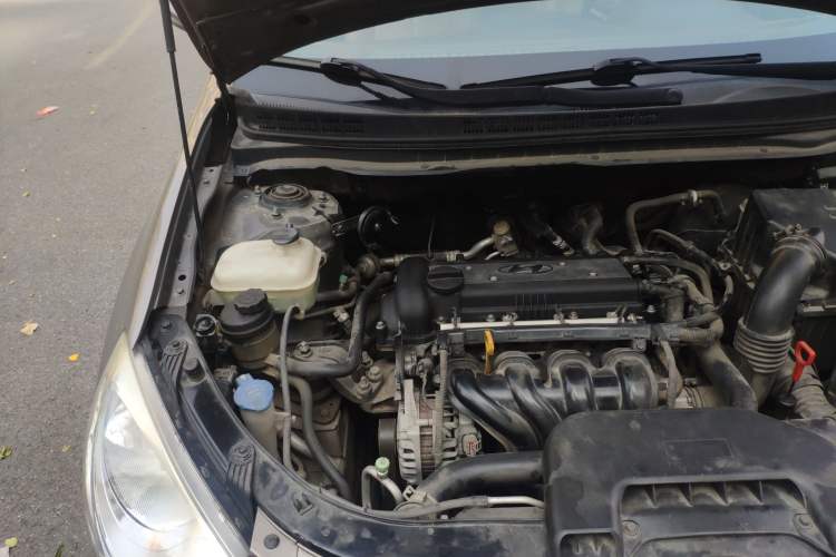 Used Hyundai Celesta 2011 1.6L Automatic Luxury Version Engine Bay Right