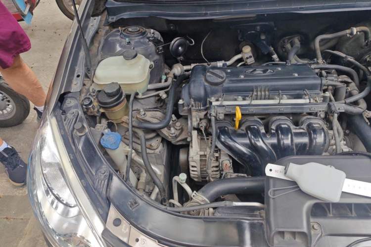 Used Hyundai Celesta 2011 1.6L Automatic Luxury Version Engine Bay Right