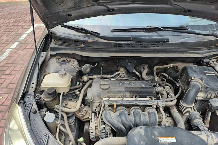 Used Hyundai Celesta 2011 1.6L Manual Comfort Edition Engine Bay Right