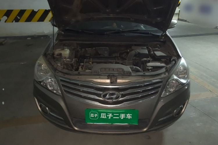 Used Hyundai Celesta 2011 1.6L Manual Luxury Model Engine Bay