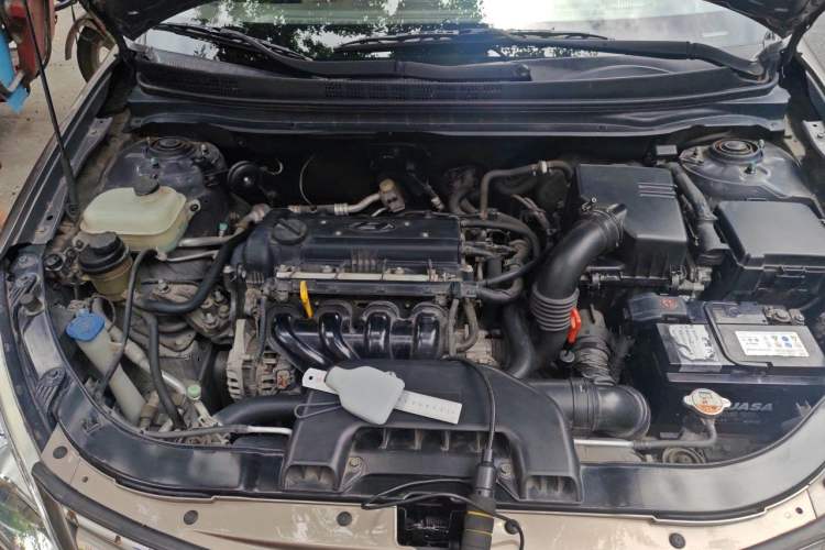 Used Hyundai Celesta 2011 1.6L Automatic Luxury Version Engine Bay