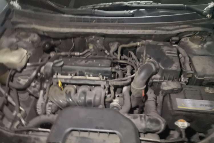 Used Hyundai Celesta 2011 1.6L Automatic Comfort Edition Engine Bay