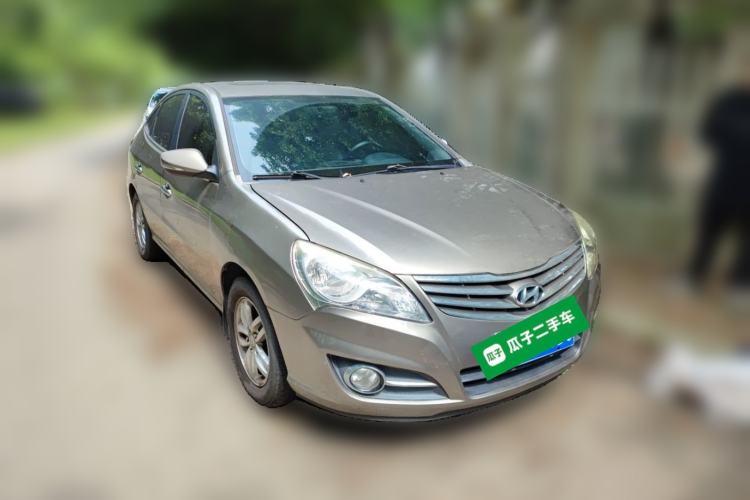 Used Hyundai Celesta 2011 1.6L Automatic Luxury Version Front Right 45 Deg