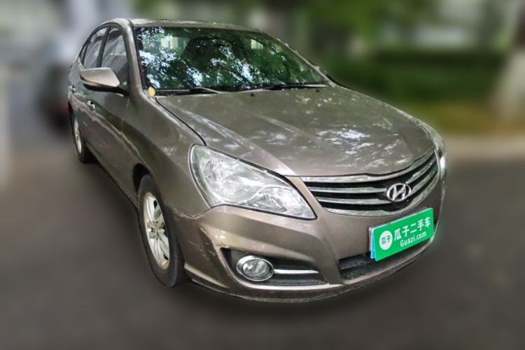 Used Hyundai Celesta 2011 1.6L Automatic Luxury Version Front Right 45 Deg