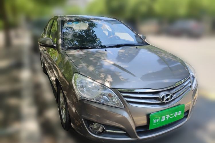Used Hyundai Celesta 2011 1.6L Automatic Luxury Version Front Right 45 Deg