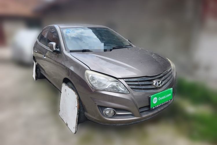 Used Hyundai Celesta 2011 1.6L Manual Luxury Model Front Right 45 Deg