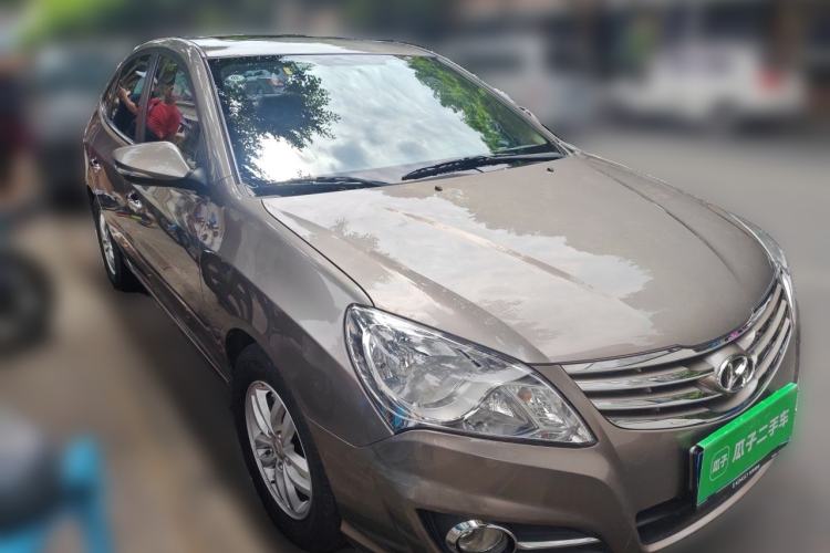 Used Hyundai Celesta 2011 1.6L Automatic Luxury Version Front Right 45 Deg