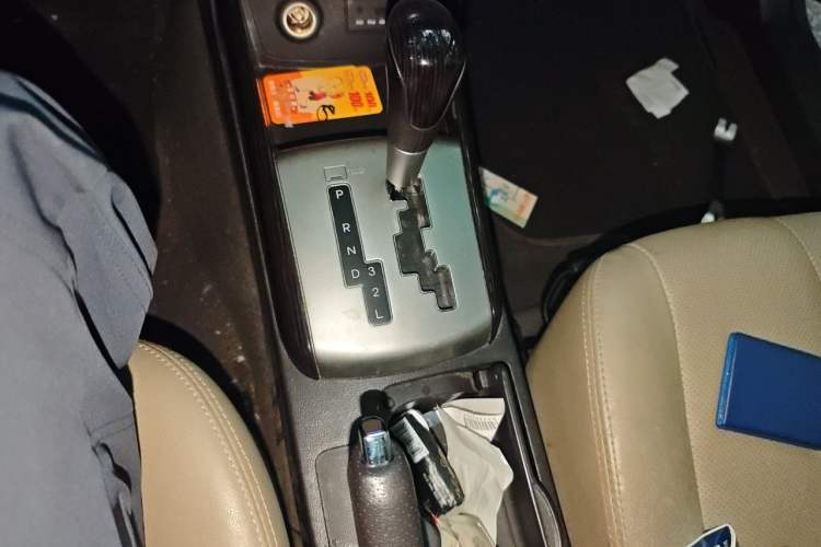Used Hyundai Celesta 2011 1.6L Automatic Luxury Version Gear Lever