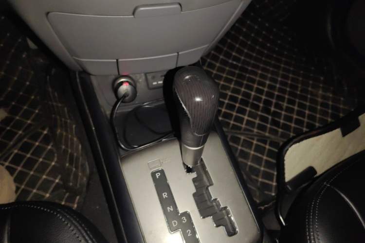 Used Hyundai Celesta 2011 1.6L Automatic Comfort Edition Gear Lever