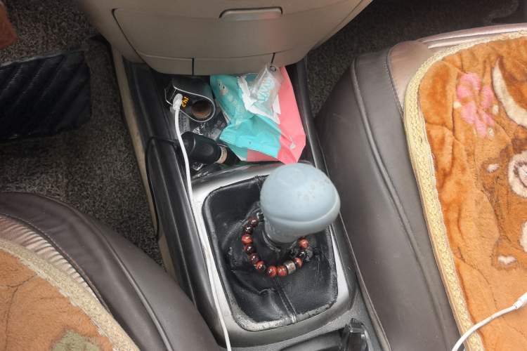 Used Hyundai Celesta 2011 1.6L Manual Comfort Edition Gear Lever