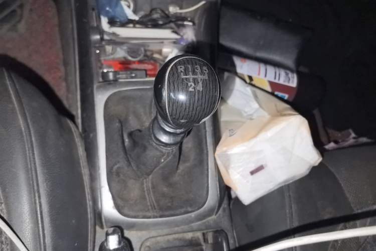 Used Hyundai Celesta 2011 1.6L Manual Luxury Model Gear Lever