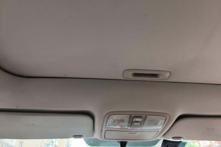 Used Hyundai Celesta 2011 1.6L Automatic Luxury Version Headliner