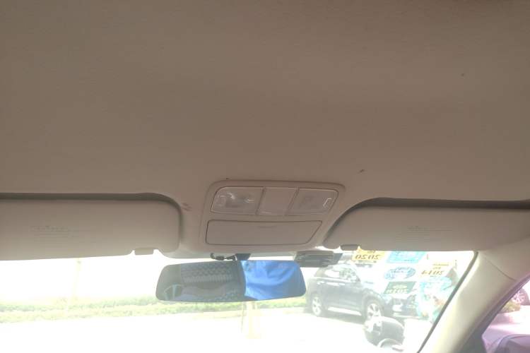 Used Hyundai Celesta 2011 1.6L Automatic Comfort Edition Headliner