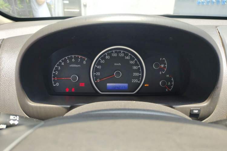 Used Hyundai Celesta 2011 1.6L Manual Comfort Edition Instrument Cluster