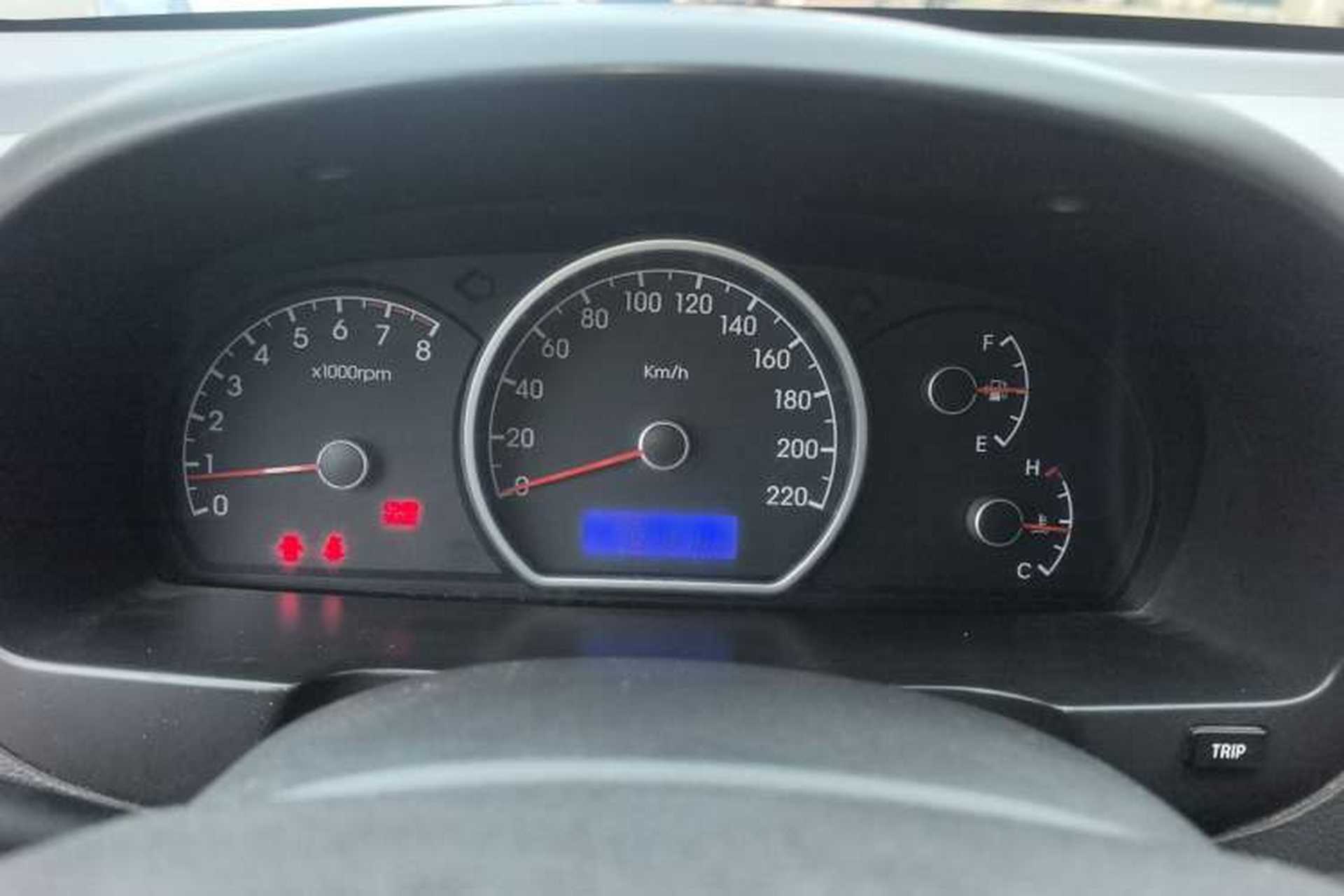 Used Hyundai Celesta 2011 1.6L Manual Comfort Edition Instrument Cluster
