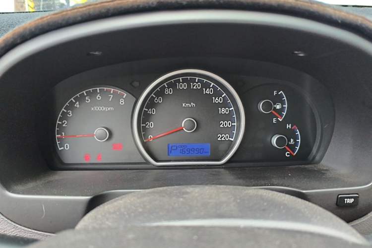 Used Hyundai Celesta 2011 1.6L Automatic Comfort Edition Instrument Cluster