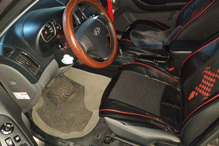 Used Hyundai Celesta 2011 1.6L Automatic Comfort Edition Left Front Seat