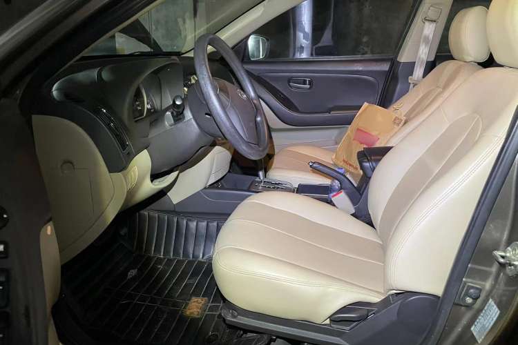 Used Hyundai Celesta 2011 1.6L Automatic Comfort Edition Left Front Seat