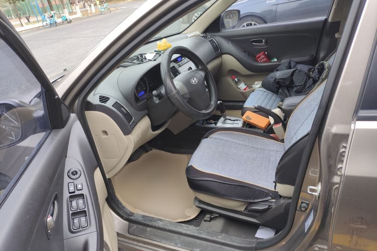 Used Hyundai Celesta 2011 1.6L Automatic Comfort Edition Left Front Seat