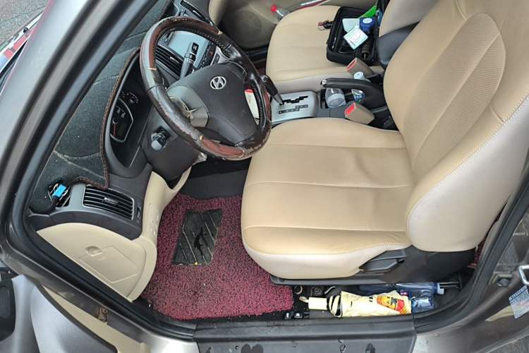 Used Hyundai Celesta 2011 1.6L Automatic Comfort Edition Left Front Seat