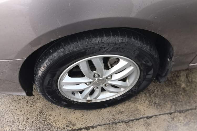 Used Hyundai Celesta 2011 1.6L Manual Luxury Model Left Front Wheel Hub
