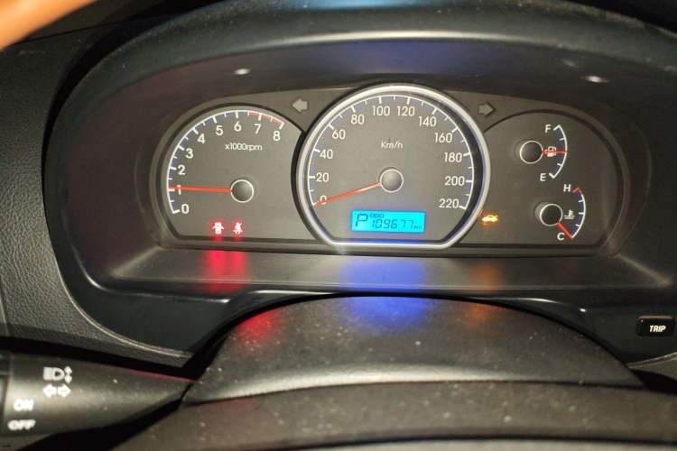 Used Hyundai Celesta 2011 1.6L Automatic Comfort Edition Odometer Close Up