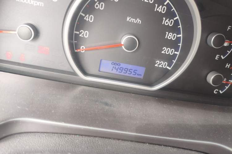 Used Hyundai Celesta 2011 1.6L Manual Comfort Edition Odometer Close Up