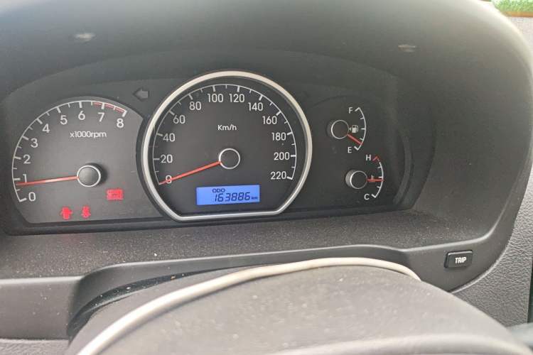 Used Hyundai Celesta 2011 1.6L Manual Comfort Edition Odometer Close Up