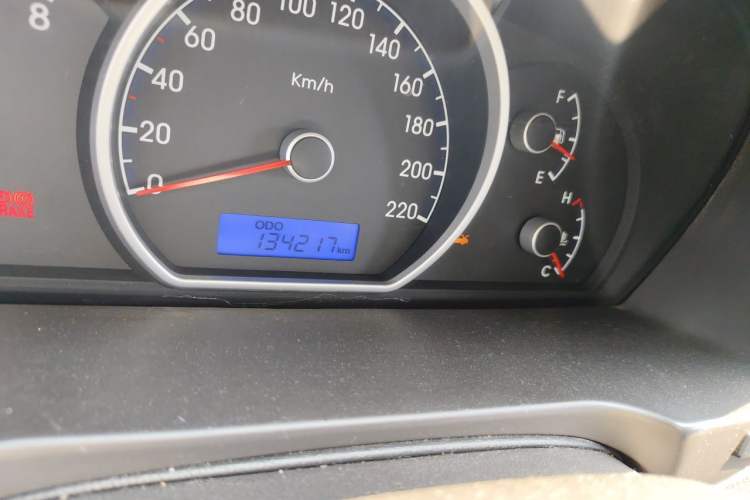 Used Hyundai Celesta 2011 1.6L Manual Comfort Edition Odometer Close Up