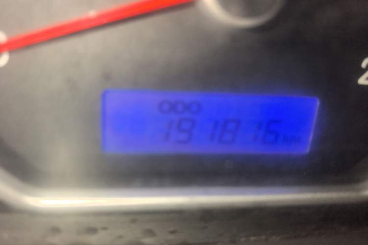 Used Hyundai Celesta 2011 1.6L Manual Comfort Edition Odometer Close Up