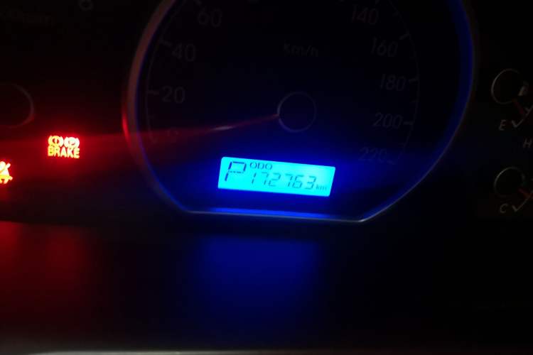Used Hyundai Celesta 2011 1.6L Automatic Comfort Edition Odometer Close Up