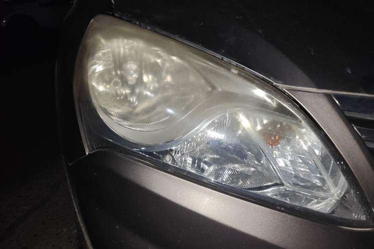 Used Hyundai Celesta 2011 1.6L Automatic Luxury Version Right Front Headlight