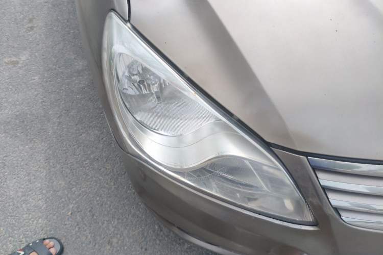 Used Hyundai Celesta 2011 1.6L Manual Comfort Edition Right Front Headlight