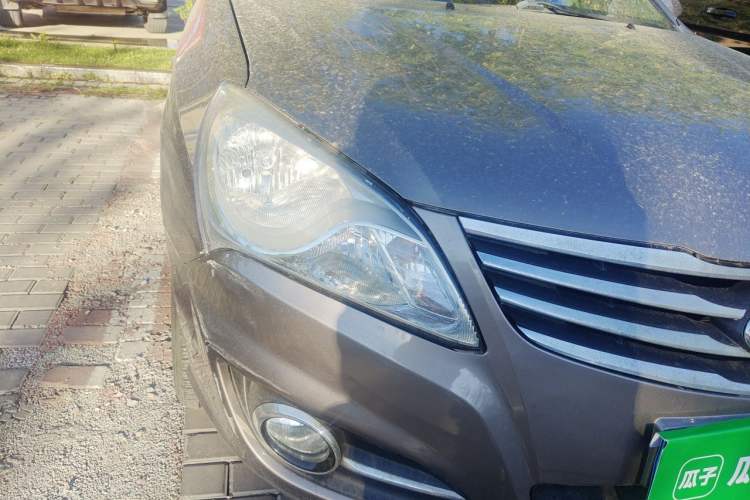 Used Hyundai Celesta 2011 1.6L Automatic Comfort Edition Right Front Headlight