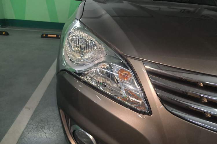 Used Hyundai Celesta 2011 1.6L Automatic Luxury Version Right Front Headlight