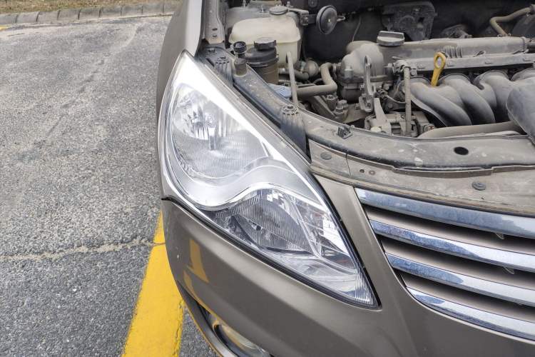 Used Hyundai Celesta 2011 1.6L Automatic Comfort Edition Right Front Headlight