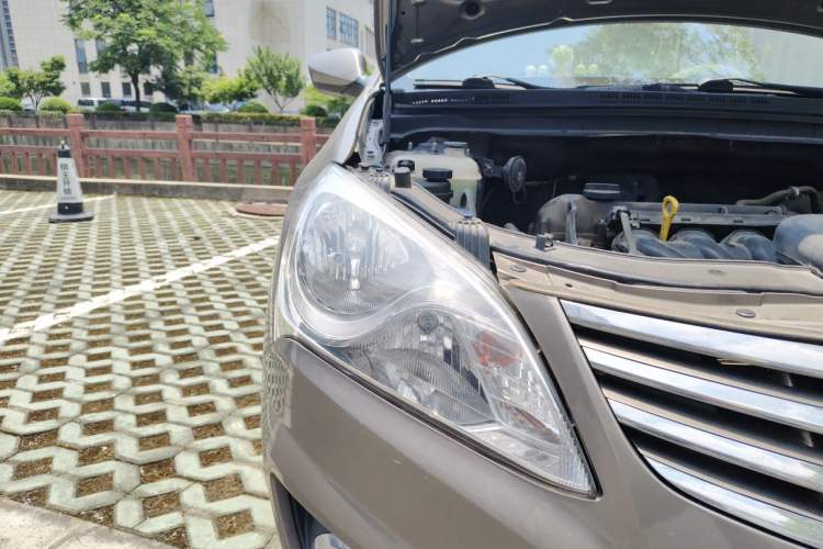 Used Hyundai Celesta 2011 1.6L Manual Comfort Edition Right Front Headlight