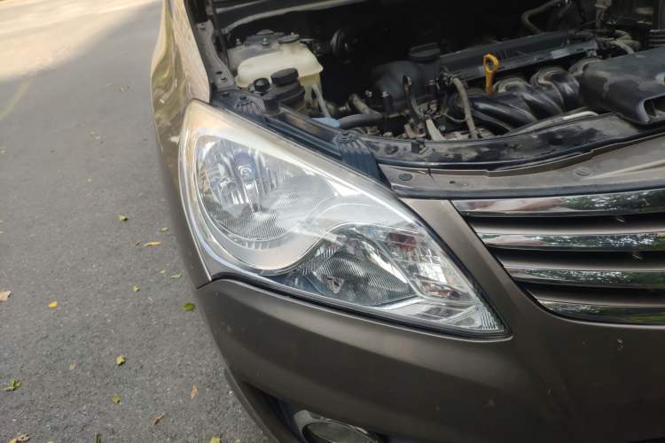 Used Hyundai Celesta 2011 1.6L Automatic Luxury Version Right Front Headlight