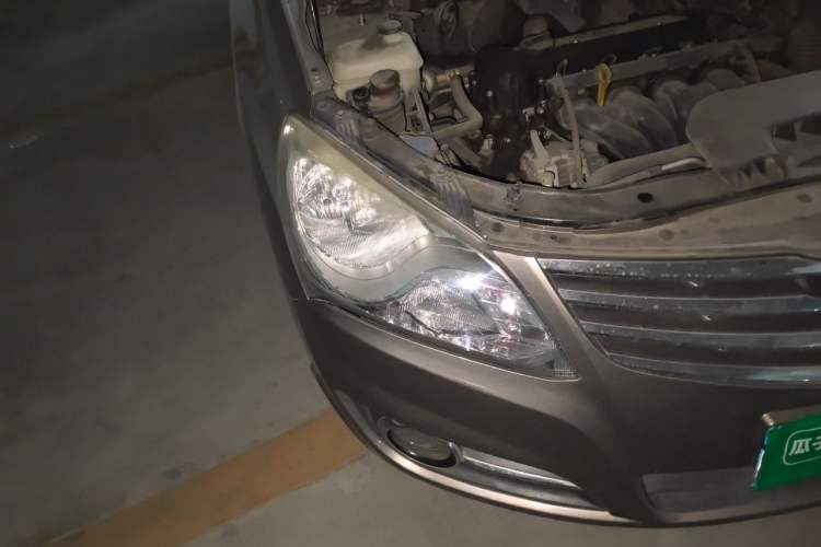Used Hyundai Celesta 2011 1.6L Manual Luxury Model Right Front Headlight