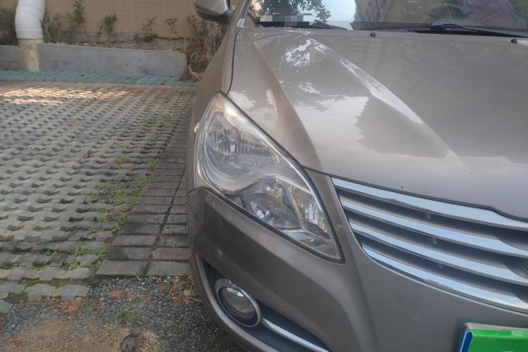 Used Hyundai Celesta 2011 1.6L Automatic Comfort Edition Right Front Headlight