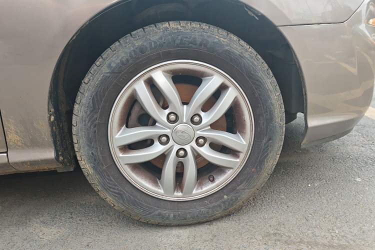 Used Hyundai Celesta 2011 1.6L Manual Comfort Edition Right Front Wheel Hub