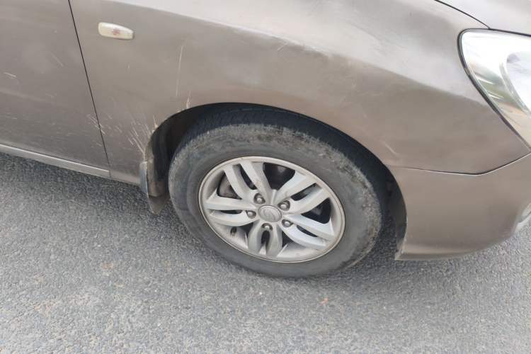 Used Hyundai Celesta 2011 1.6L Manual Comfort Edition Right Front Wheel Hub
